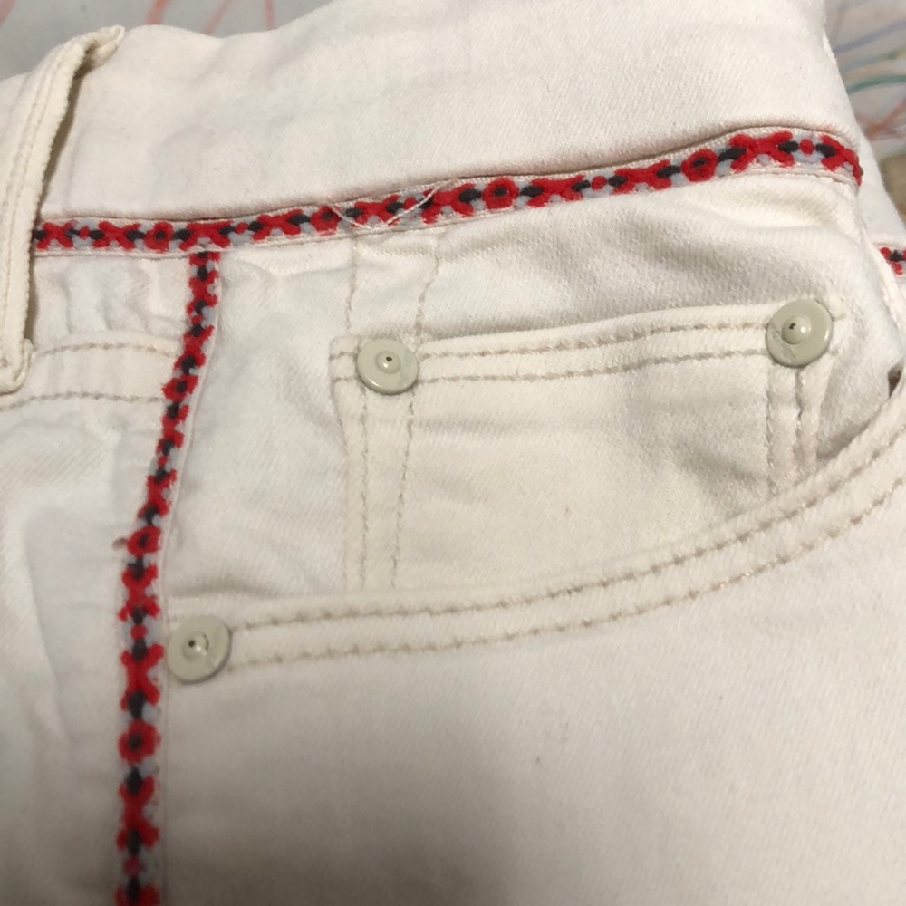 Embroidered jeans - Picture 4 of 10